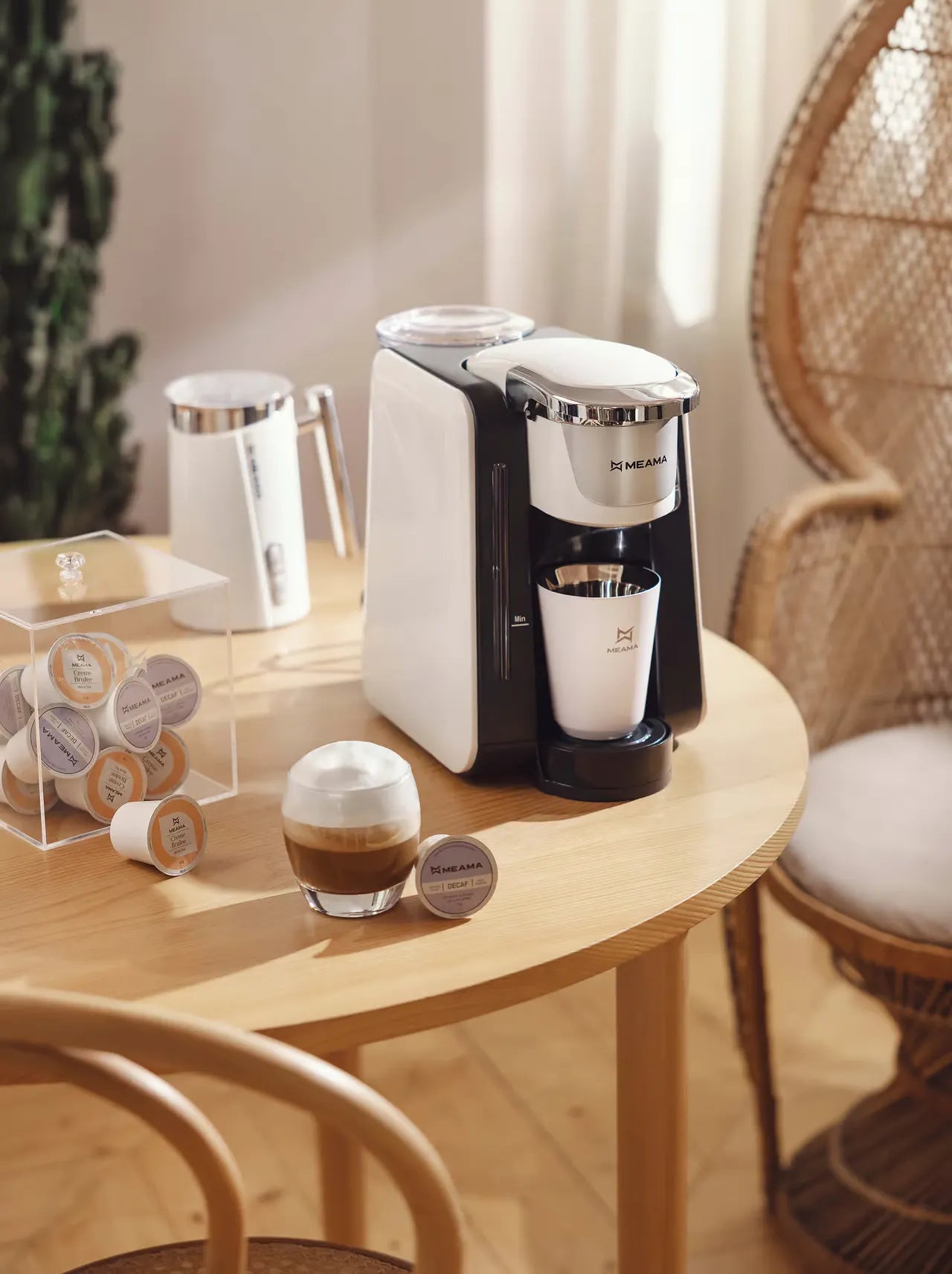 Cappuccino maker white