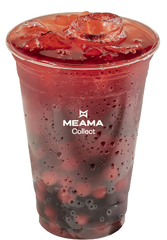 Iced tea with hibiscus berries