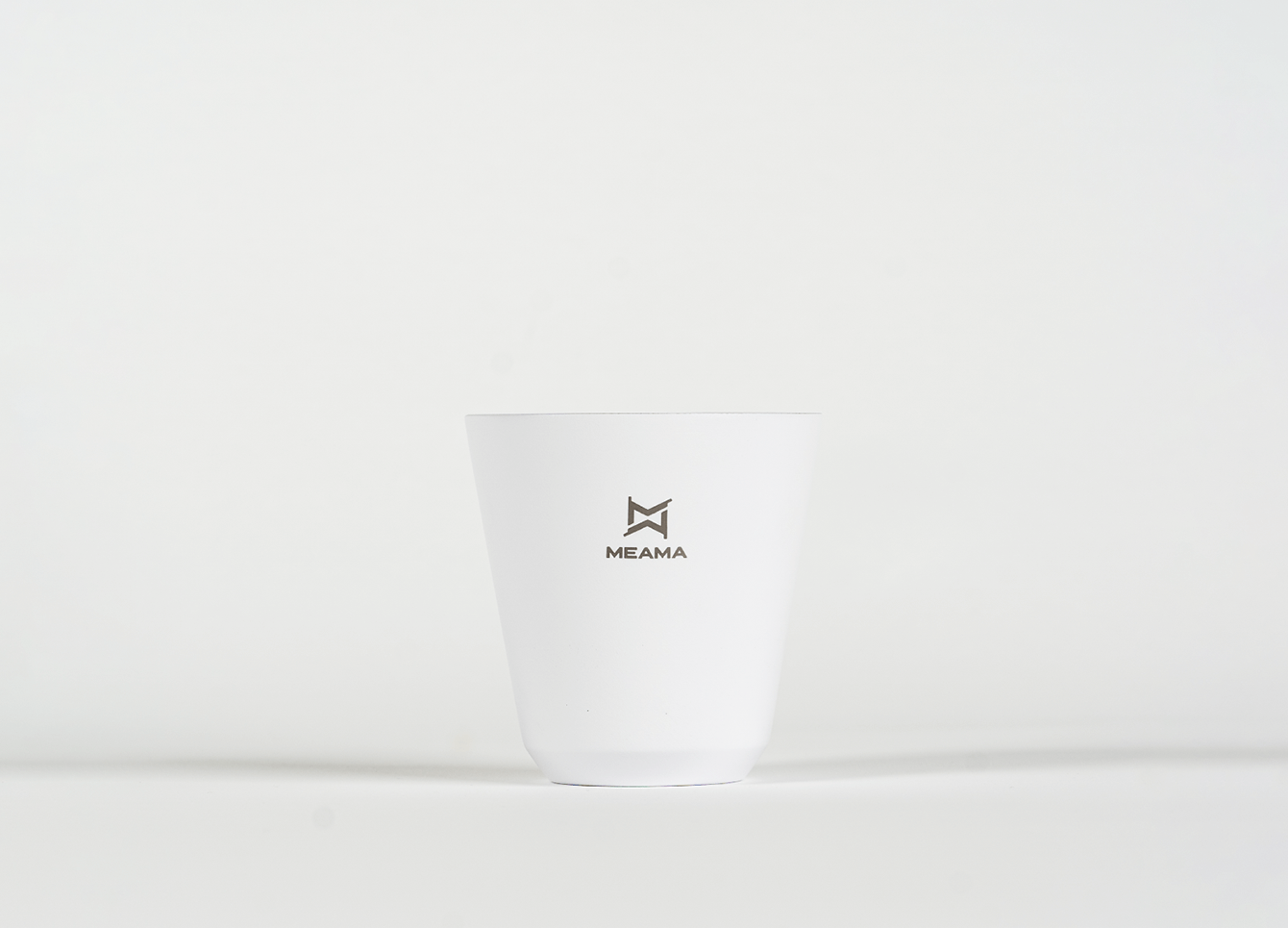 European-style metal cup - white